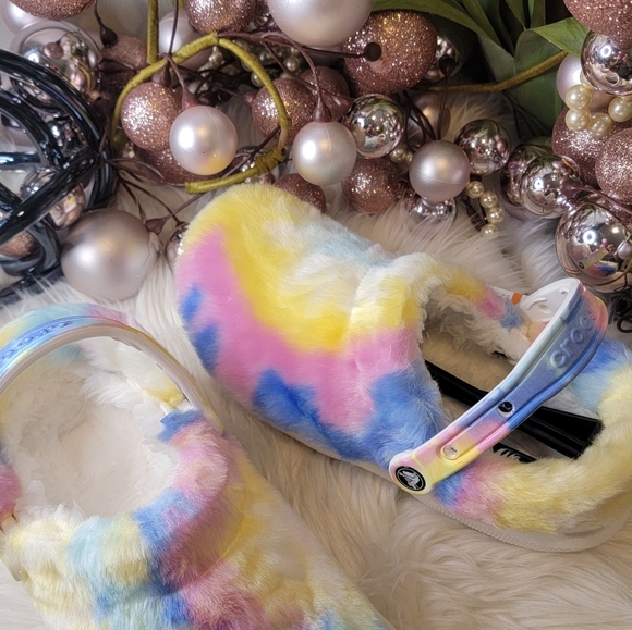 Crocs CLASSIC FUR SURE WOMEN CLOG - Picture 3 of 10